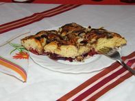 Alul gyümölcs, felül tészta